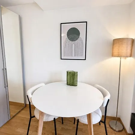 In A Perfect Location - Stork 35 Apartment Zurich