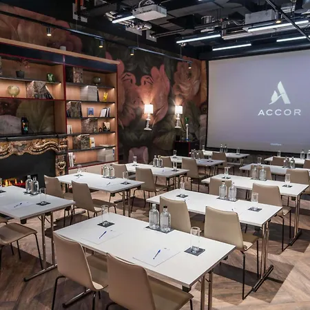 Adagio Center Aparthotel 4*