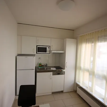 Swiss Star District 11 - Self Check-in Apartment Zürich