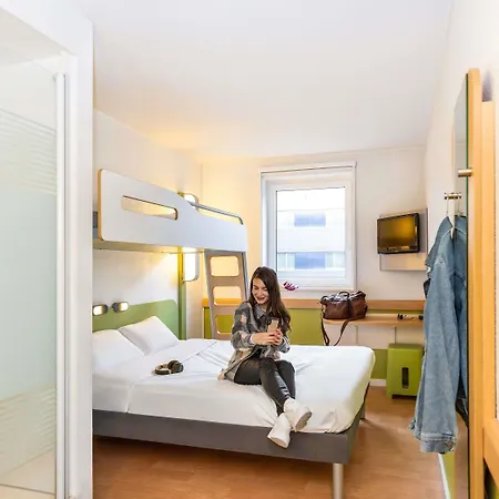 Ibis Budget West *