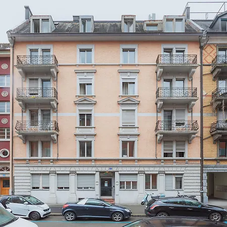 Visionapartments Albertstrasse - Self Check-In Apartment Zurich