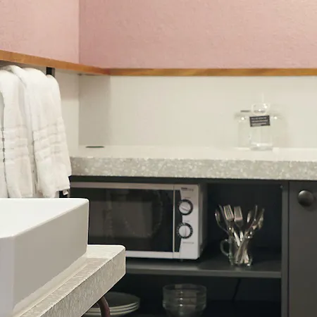 Hotel Hottingen - Near Old Town And 3*