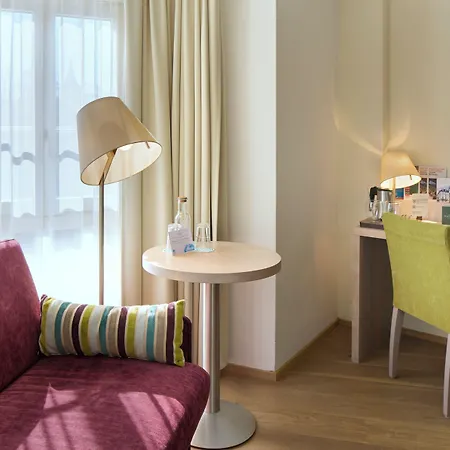 Hotel Platzhirsch - Downtown Boutique & Sushi Lounge