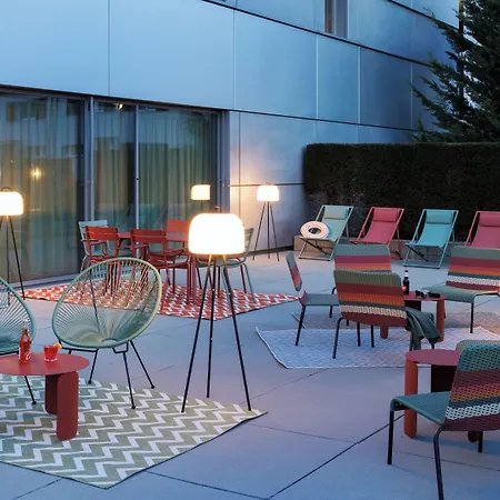 Moxy Hotel 3*