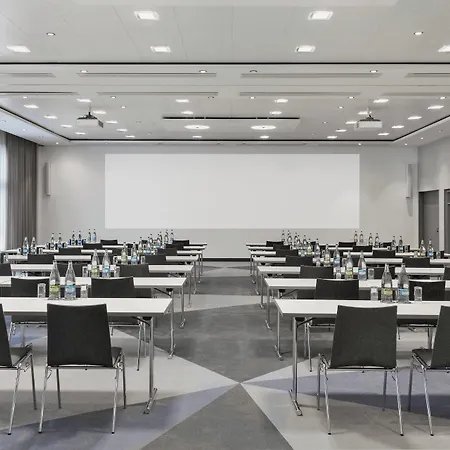 Courtyard By Marriott North Hotel 4*