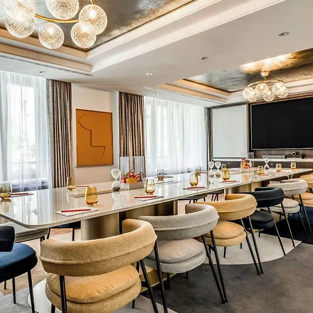 Neues Schloss Privat Zurich, Autograph Collection Hotel