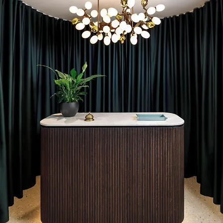Hotel Small Luxury Ambassador