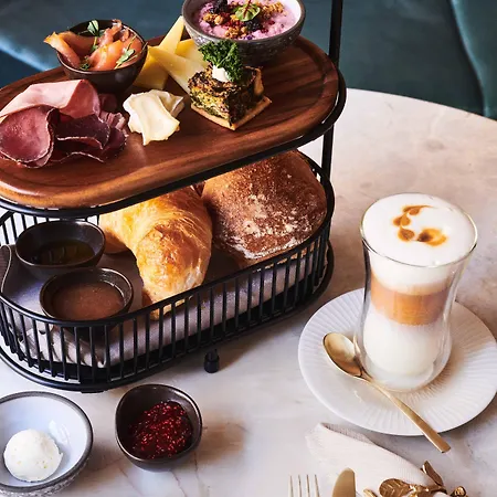 Hotel Small Luxury Ambassador 4*