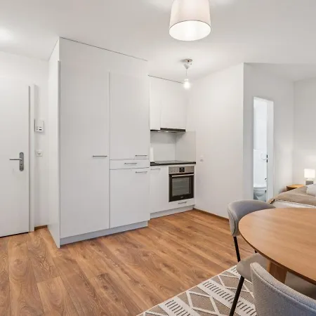 Exclusive Near Center - Color 4 * Zurich
