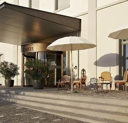 Hotel B2 4*