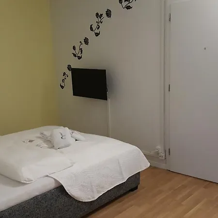 Bed & Breakfast Serviced House