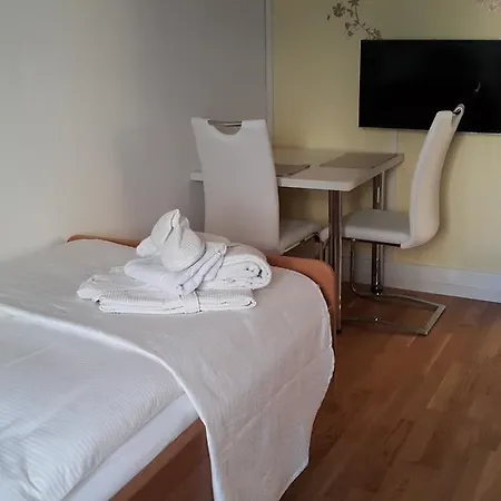 Bed & Breakfast Serviced House