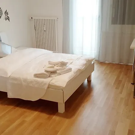 Bed & Breakfast Serviced House