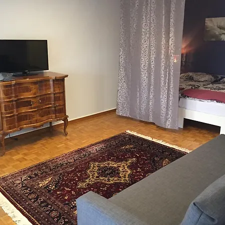 La Apartment *