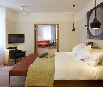 B2 Hotel