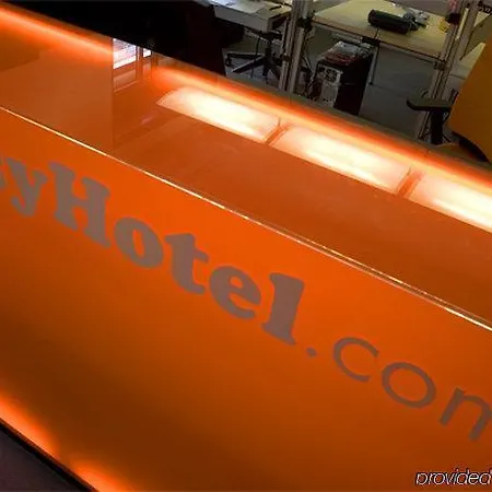 Easyhotel Centre Hotel 2*