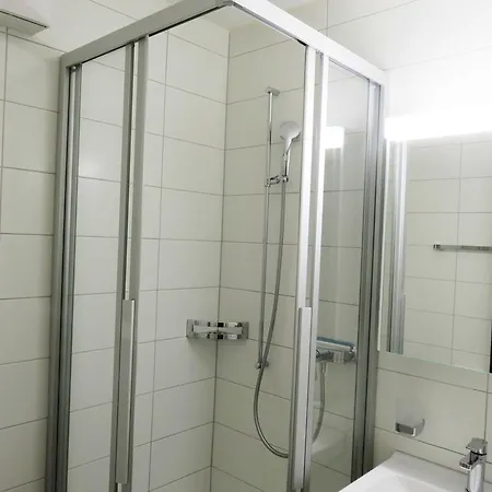 Swiss Star District 11 - Self Check-in Apartment *