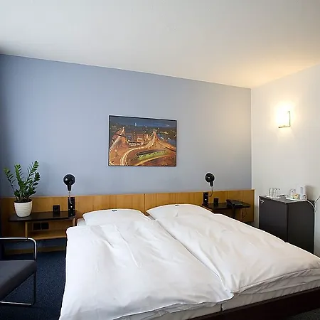 X-tra Hotel