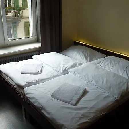 Easyhotel Centre 2*