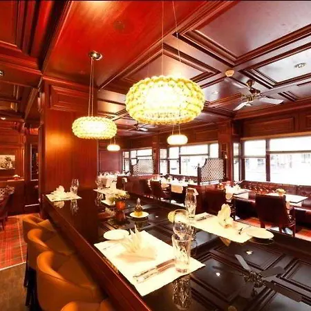 Ascot Hotel 4*