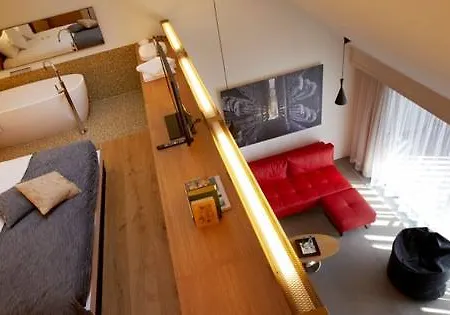 B2 Hotel