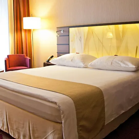 Ascot Hotel