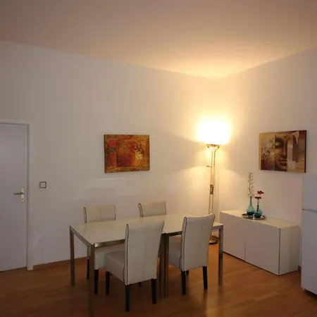 Swiss Star Oerlikon Apartment *