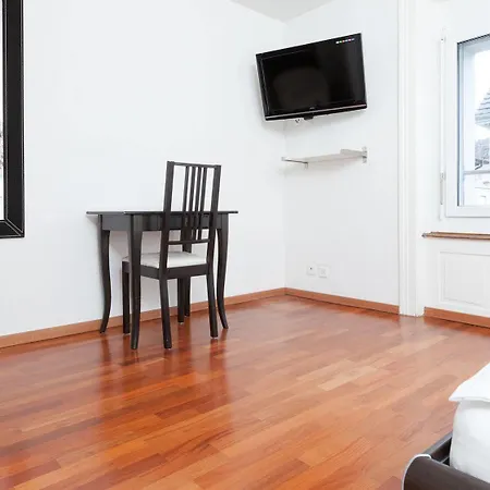 Swiss Star Oerlikon Apartment