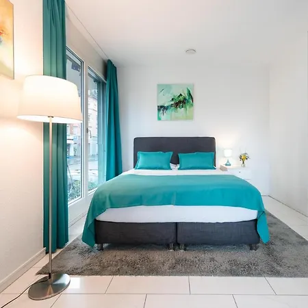 Iq130 Aparthotel 3*