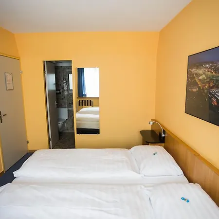 X-tra Hotel 3*