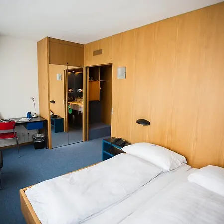 X-tra Hotel 3*