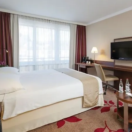 Ascot Hotel 4*