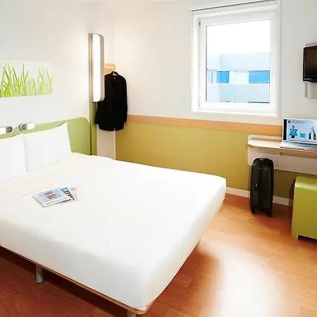 Hotel Ibis Budget West *