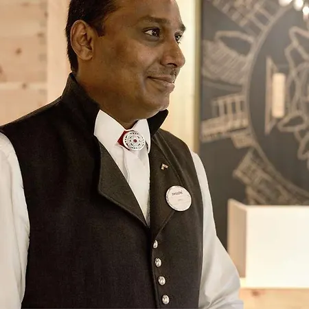 Becozy Self Check-in & Pop-up Hotel 4*