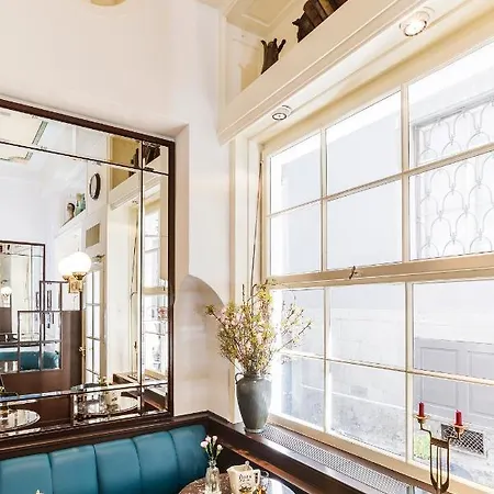 Montmartre Hotel