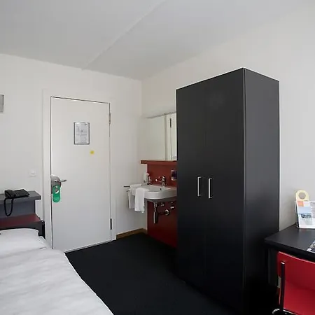 X-tra Hotel