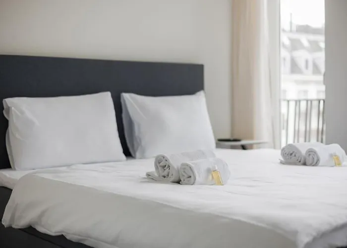 Urban Oasis With Queen Bed And View Be-24