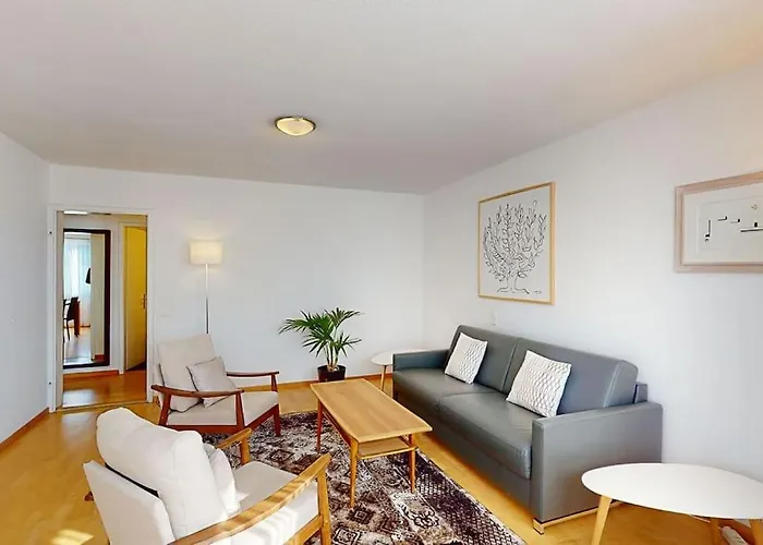 Executive 2Br Apt Near Lake And City Center - Dufour 4