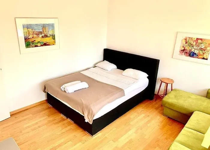 City Center Apartments In Zurich Downtown With Balcony Bad Mull Jak - Self Checkin