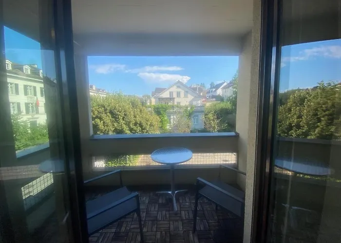 Perfectly Located Studio - Art 5