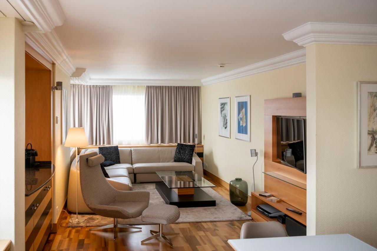 Becozy Self Check-in & Pop-up Hotel