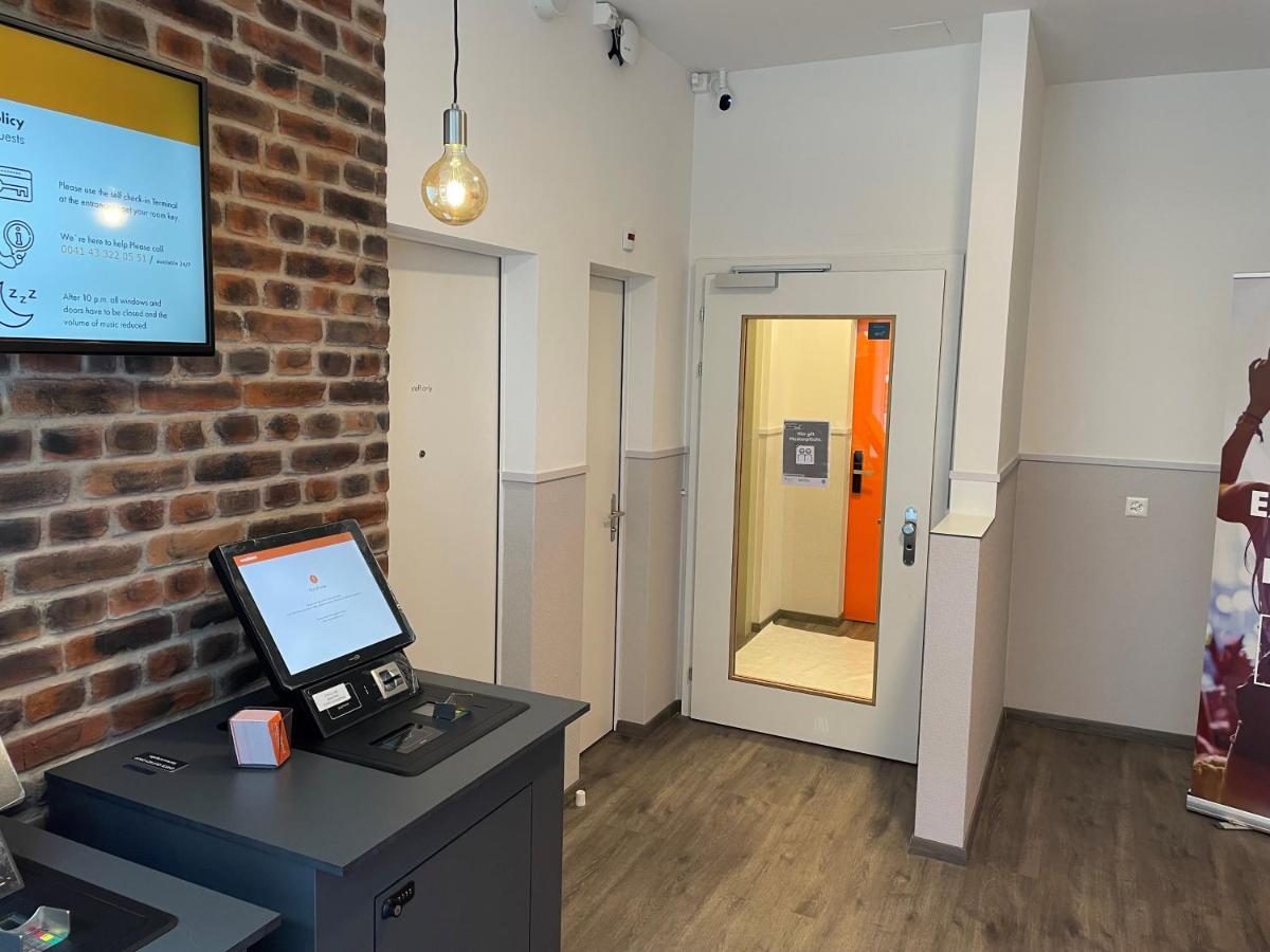 Hotel Easyhotel Zuerich City Limmatplatz 2*