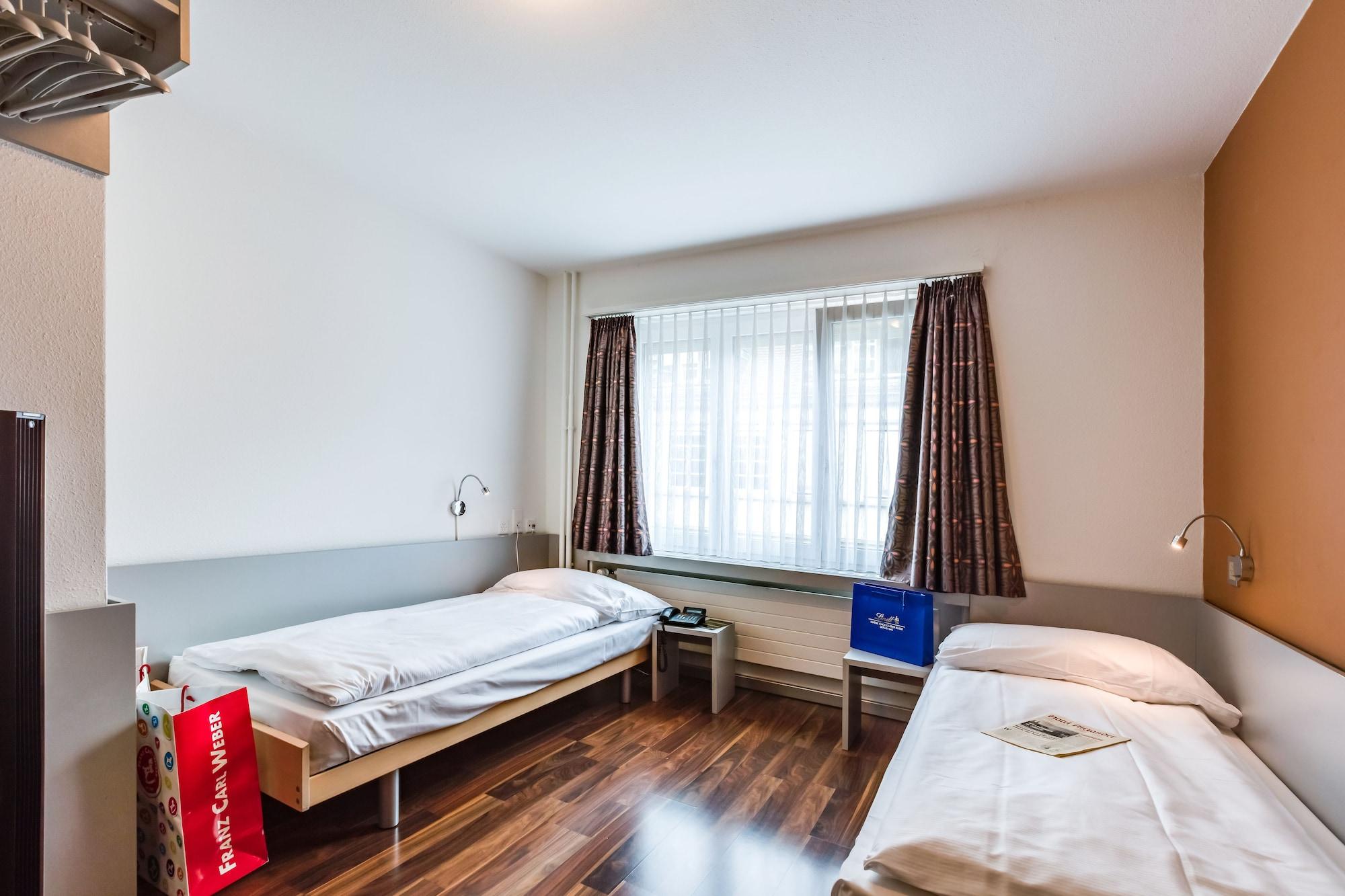 Alexander Old Town Guest house 2*