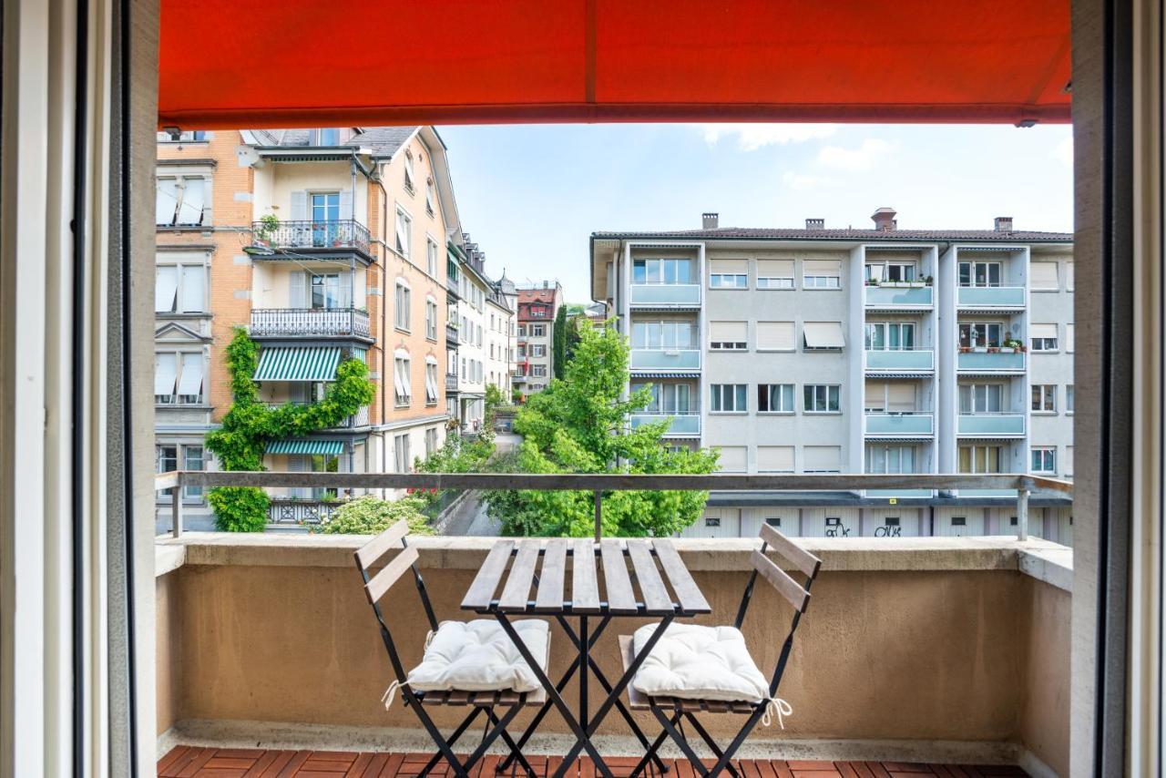 Cozy In The Heard Of Sonnegg Apartment Zurich