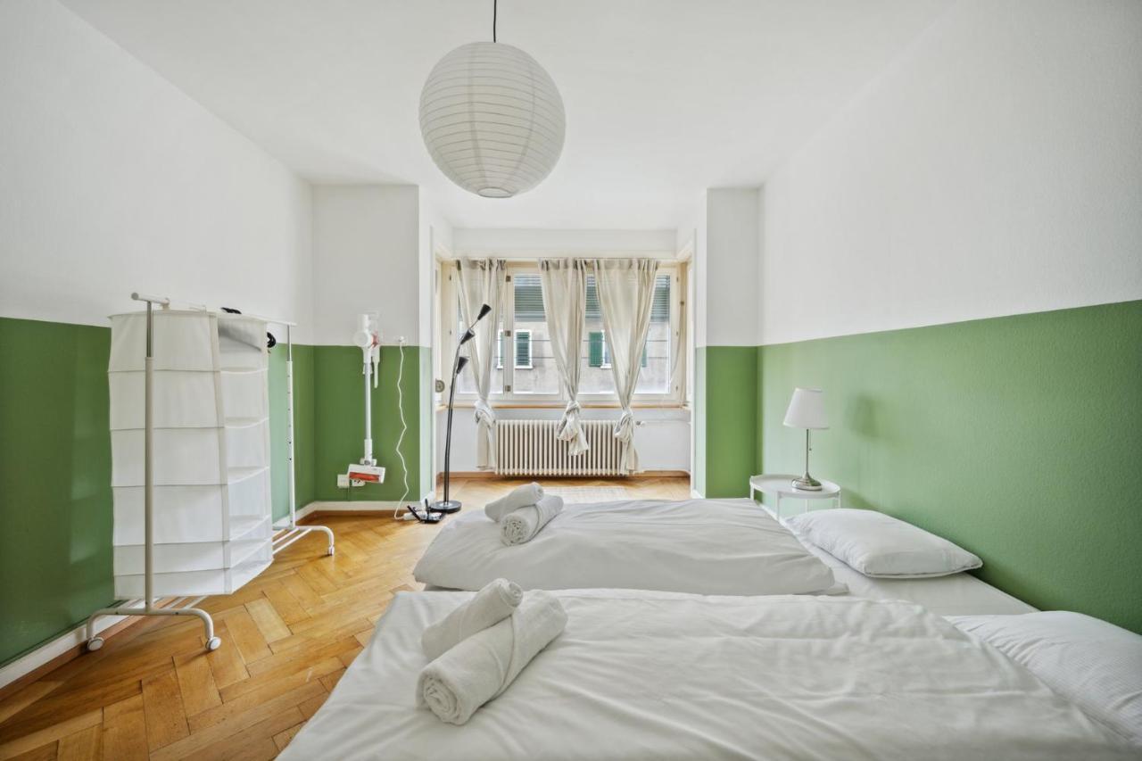 For Explorers 222 * Zurich