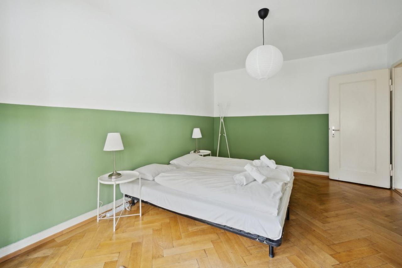 For Explorers 222 Apartment