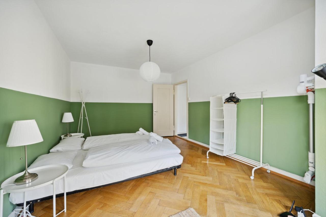 Apartment For Explorers 222 *