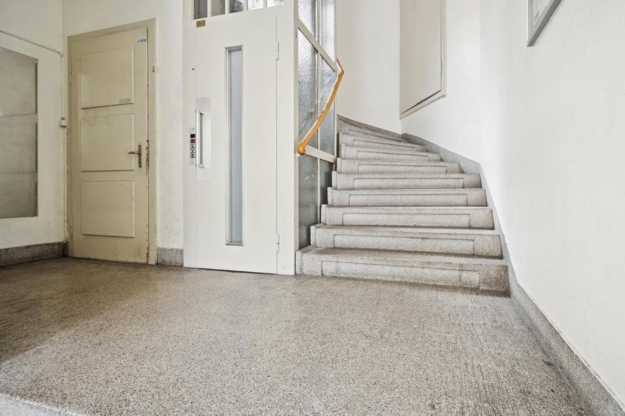 For Explorers 222 * Zurich