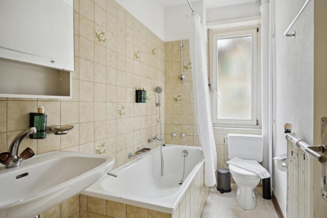 Apartment For Explorers 222 *