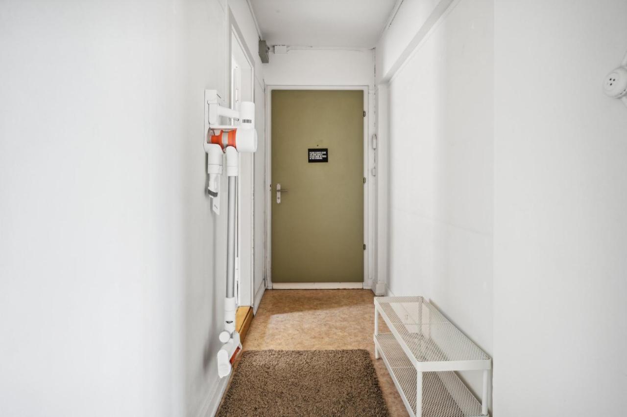 For Explorers 222 * Zurich